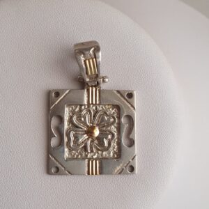 Dije Medalla Flor 4CM